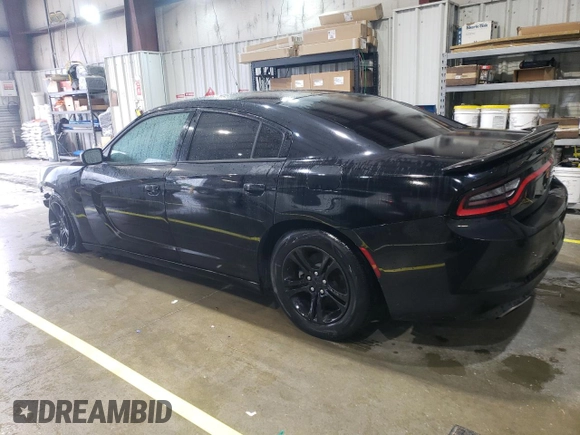 2015 Dodge Charger SE z VIN 2C3CDXBG6FH848445, wystawiony jako Copart lot #54825915 z przebiegiem 121 764 mil mil oraz Szkoda całkowita • Salvage title. Historia ofert i sprzedaży dostępna na DreamBid. Obrazek 2.