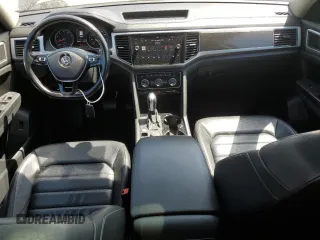 2018 Volkswagen Atlas SEL with VIN 1V2MR2CA5JC530812, listed as a Copart auction lot 60638135 with 260,790 mi miles and Salvage title. Bid and sale history available at DreamBid. Image 8.