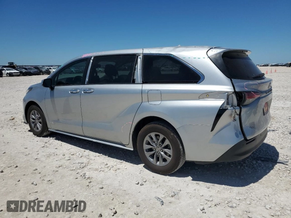 2021 Toyota Sienna XLE with VIN 5TDYRKEC0MS068583, listed as a Copart auction lot 53521605 with 66,162 mi miles and Salvage title. Bid and sale history available at DreamBid. Image 2.