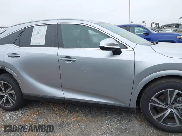 2024 Lexus RX 350 z VIN JTJCHMAA4R2017497, wystawiony jako IAAI lot #42151491 z przebiegiem 17 707 mil mil oraz . Historia ofert i sprzedaży dostępna na DreamBid. Obrazek 14.