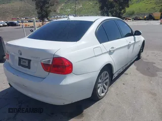 2006 BMW 3 Series 325i with VIN WBAVB13556PT01230, listed as a IAAI auction lot 41949691 with 162,386 mi miles and . Bid and sale history available at carsss.com. Image 4.