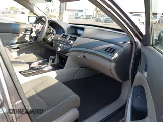 2009 Honda Accord EX z VIN 1HGCP26729A037309, wystawiony jako IAAI lot #42419052 z przebiegiem 55 157 mil mil oraz . Historia ofert i sprzedaży dostępna na DreamBid. Obrazek 5.
