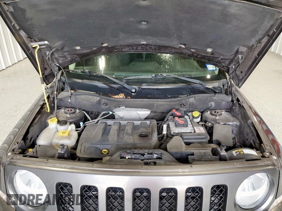 2015 Jeep Patriot Latitude with VIN 1C4NJPFB5FD263798, listed as a Copart auction lot 59739195 with 61,927 mi miles and Clean title. Bid and sale history available at DreamBid. Image 11.