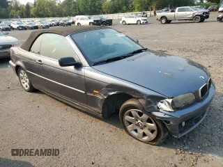 2003 BMW 3 Series 325Ci with VIN WBABS33413PG92865, listed as a Copart auction lot 70243054 with 191,297 mi miles and Salvage Title. Bid and sale history available at carsss.com. Image 4.