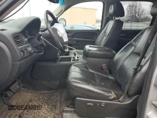 2010 GMC Sierra 1500 SLT z VIN 3GTRKWE31AG137534, wystawiony jako Copart lot #49826025 z przebiegiem 161 308 mil mil oraz Szkoda całkowita • Salvage title. Historia ofert i sprzedaży dostępna na DreamBid. Obrazek 7.