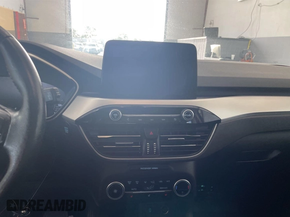 2020 Ford Escape SEL z VIN 1FMCU9H69LUA59992, wystawiony jako IAAI lot #42797223 z przebiegiem 87 913 mil mil oraz . Historia ofert i sprzedaży dostępna na DreamBid. Obrazek 9.
