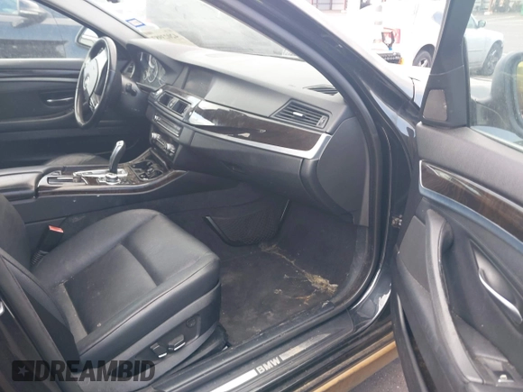 2011 BMW 5 Series 528i with VIN WBAFR1C52BDS36073, listed as a IAAI auction lot 42023987 with 139,736 mi miles and . Bid and sale history available at carsss.com. Image 5.