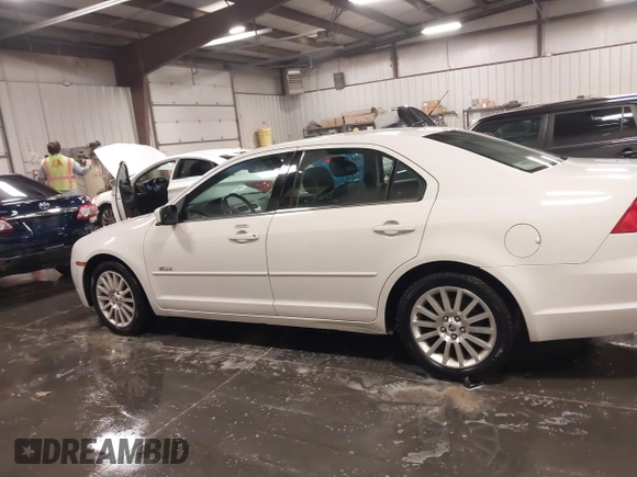 2008 Mercury Milan Premier with VIN 3MEHM08Z38R604372, listed as a IAAI auction lot 41131598 with 104,302 mi miles and . Bid and sale history available at DreamBid. Image 14.