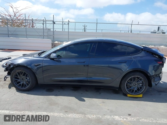 2025 Tesla Model 3 Long Range с VIN 5YJ3E1EB5SF960787, выставлен на аукционе IAAI как лот 42231981 с пробегом Не указан миль и . История ставок и продаж доступна на DreamBid. Изображение 14.