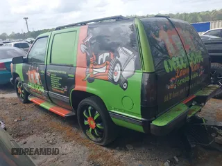 1995 Chevrolet Tahoe z VIN 1GNEC13K8SJ398465, wystawiony jako IAAI lot #41750642 z przebiegiem 233 251 mil mil oraz . Historia ofert i sprzedaży dostępna na DreamBid. Obrazek 3.
