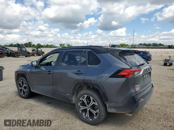 2022 Toyota RAV4 XSE with VIN JTMEB3FV4ND076096, listed as a Copart auction lot 58802695 with 141,543 mi miles and Salvage title. Bid and sale history available at DreamBid. Image 2.