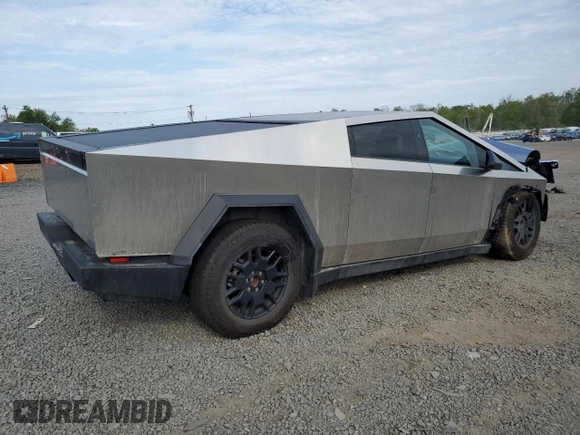 2024 Tesla Cybertruck z VIN 7G2CEHED7RA020473, wystawiony jako Copart lot #55123035 z przebiegiem 4 835 mil mil oraz Szkoda całkowita • Salvage title. Historia ofert i sprzedaży dostępna na DreamBid. Obrazek 3.