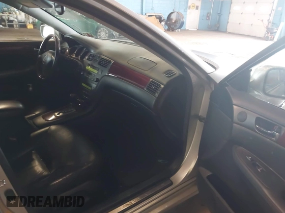2002 Lexus ES 300 with VIN JTHBF30G425035697, listed as a IAAI auction lot 42588600 with 140,660 mi miles and . Bid and sale history available at DreamBid. Image 5.