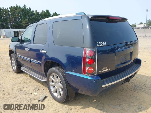 2007 GMC Yukon Denali z VIN 1GKFK63847J313456, wystawiony jako IAAI lot #42360981 z przebiegiem 179 670 mil mil oraz . Historia ofert i sprzedaży dostępna na DreamBid. Obrazek 3.