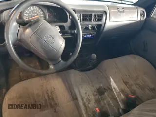 1999 Toyota Tacoma z VIN 4TANL42N6XZ561222, wystawiony jako Copart lot #45721925 z przebiegiem 221 521 mil mil oraz Szkoda całkowita • Salvage title. Historia ofert i sprzedaży dostępna na DreamBid. Obrazek 8.