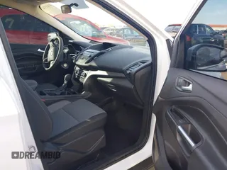 2017 Ford Escape SE z VIN 1FMCU0GD4HUC98899, wystawiony jako IAAI lot #41633762 z przebiegiem 72 245 mil mil oraz . Historia ofert i sprzedaży dostępna na DreamBid. Obrazek 5.
