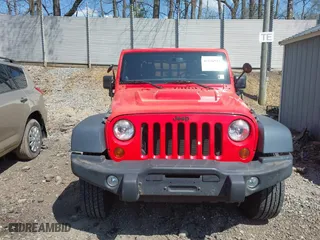 2013 Jeep Wrangler Sahara with VIN 1C4AJWBG8DL581783, listed as a IAAI auction lot 42126522 with 40,101 mi miles. Bid and sale history available at carsss.com. Image 13.