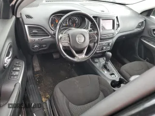 2020 Jeep Cherokee Latitude z VIN 1C4PJMCB5LD572730, wystawiony jako Copart lot #58380405 z przebiegiem 127 542 mil mil oraz Szkoda całkowita • Salvage title. Historia ofert i sprzedaży dostępna na DreamBid. Obrazek 8.