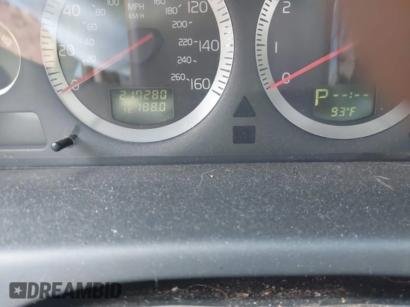 2007 Volvo XC70 with VIN YV4SZ592971264724, listed as a IAAI auction lot 42005126 with 217,280 mi miles. Bid and sale history available at carsss.com. Image 7.