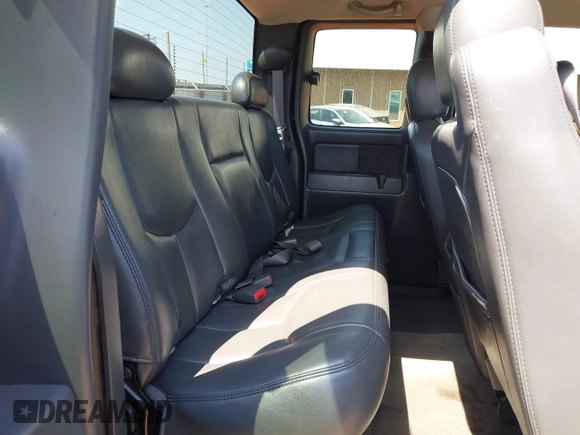 2005 Chevrolet Silverado 1500 Z71 with VIN 1GCEK19B75E244457, listed as a IAAI auction lot 42046621 with 262,519 mi miles and . Bid and sale history available at DreamBid. Image 8.
