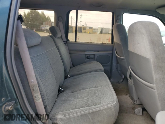 1996 Ford Explorer XL z VIN 1FMDU34X3TZB90029, wystawiony jako Copart lot #53925325 z przebiegiem 266 904 mil mil oraz Czysty tytuł • Clean title. Historia ofert i sprzedaży dostępna na DreamBid. Obrazek 11.