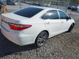 2015 Toyota Camry XLE with VIN 4T1BF1FK5FU945058, listed as a IAAI auction lot 41827105 with 78,011 mi miles. Bid and sale history available at carsss.com. Image 4.