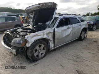 2005 Dodge Magnum SE z VIN 2D4FV48V75H154553, wystawiony jako Copart lot #71887724 z przebiegiem Nie podano mil oraz Szkoda całkowita • Salvage title. Historia ofert i sprzedaży dostępna na DreamBid. Obrazek 1.
