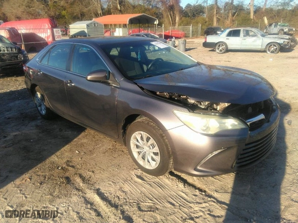 2015 Toyota Camry XLE with VIN 4T1BF1FK7FU873327, listed as a IAAI auction lot 41197629 with NaN miles. Bid and sale history available at carsss.com. Image 1.