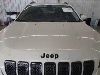 2019 Jeep Cherokee Latitude Plus with VIN 1C4PJMLBXKD294213, listed as a IAAI auction lot 40593826 with 107,332 mi miles. Bid and sale history available at carsss.com. Image 6.