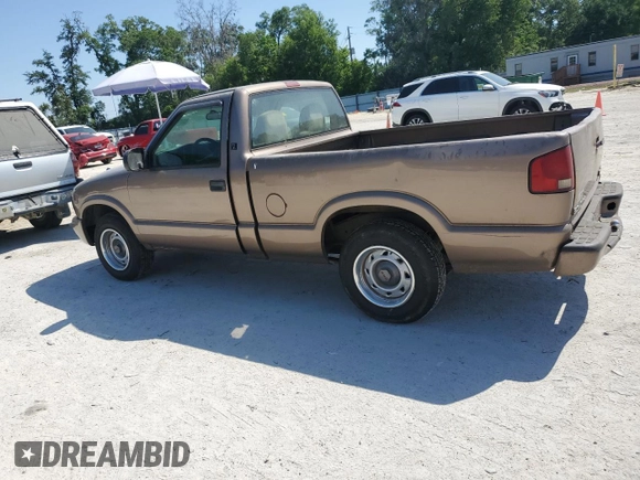 2002 GMC Sonoma SL with VIN 1GTCS145728187132, listed as a Copart auction lot 52917215 with 169,921 mi miles and Clean Title. Bid and sale history available at carsss.com. Image 2.