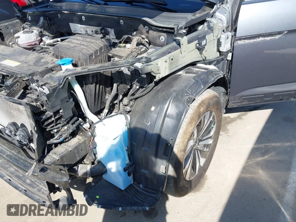 2024 Volkswagen Atlas SE z VIN 1V2LE2CA5RC225216, wystawiony jako IAAI lot #42156315 z przebiegiem 29 742 mil mil oraz . Historia ofert i sprzedaży dostępna na DreamBid. Obrazek 20.