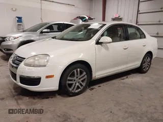 2005 Volkswagen Jetta 2.5L with VIN 3VWSF71K55M627164, listed as a IAAI auction lot 41472265 with 233,937 mi miles and . Bid and sale history available at DreamBid. Image 2.