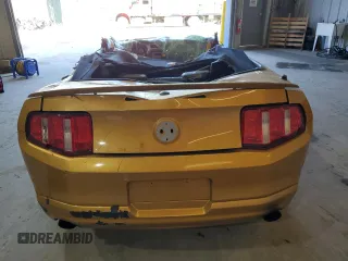 2010 Ford Mustang GT z VIN 1ZVBP8FH3A5120523, wystawiony jako Copart lot #49859765 z przebiegiem Nie podano mil oraz Szkoda całkowita • Salvage title. Historia ofert i sprzedaży dostępna na DreamBid. Obrazek 6.