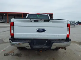 2017 Ford F-250 XL with VIN 1FTBF2A66HEF13905, listed as a IAAI auction lot 42339376 with 116,514 mi miles and . Bid and sale history available at DreamBid. Image 17.