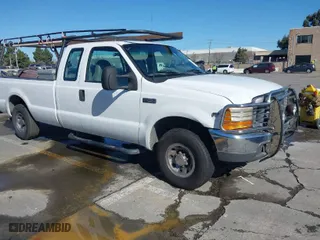 2000 Ford Super Duty F-250 XL with VIN 3FTNX20L4YMA53395, listed as a IAAI auction lot 41516904 with 191,521 mi miles. Bid and sale history available at carsss.com. Image 1.