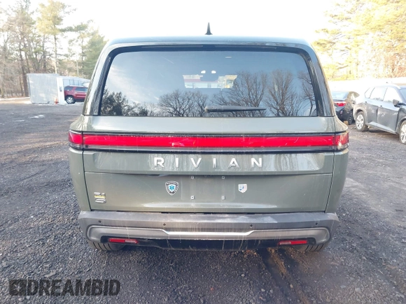 2022 Rivian R1S Launch Edition with VIN 7PDSGABL4NN000409, listed as a IAAI auction lot 41433164 with 39,603 mi miles. Bid and sale history available at carsss.com. Image 16.