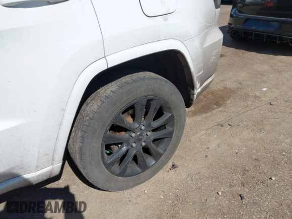 2017 Jeep Grand Cherokee Laredo with VIN 1C4RJFAG9HC824883, listed as a IAAI auction lot 41876117 with 141,067 mi miles. Bid and sale history available at carsss.com. Image 6.