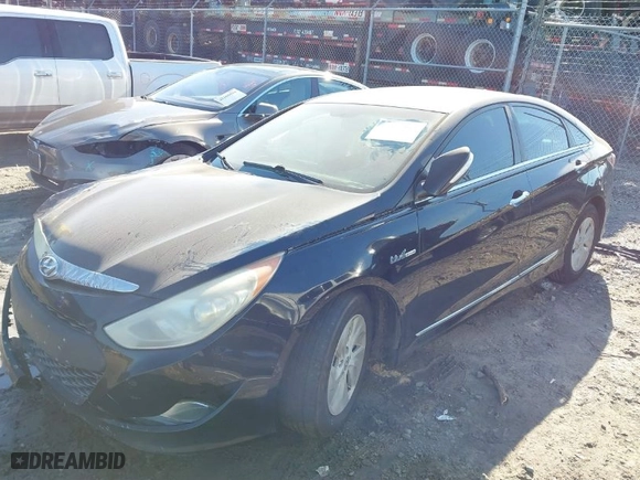 2013 Hyundai Sonata Hybrid Limited with VIN KMHEC4A41DA075811, listed as a IAAI auction lot 41357185 with 1 mi miles. Bid and sale history available at carsss.com. Image 2.