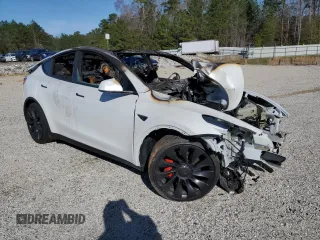 2024 Tesla Model Y Performance z VIN 7SAYGDEF5RF183755, wystawiony jako Copart lot #47230175 z przebiegiem Nie podano mil oraz Szkoda całkowita • Salvage title. Historia ofert i sprzedaży dostępna na DreamBid. Obrazek 4.