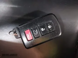 2019 Toyota Highlander SE with VIN 5TDJZRFH0KS706882, listed as a IAAI auction lot 41796238 with 104,009 mi miles. Bid and sale history available at carsss.com. Image 11.