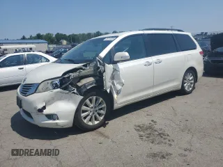 2013 Toyota Sienna XLE with VIN 5TDDK3DC1DS054265, listed as a Copart auction lot 59713835 with 206,197 mi miles and Salvage title. Bid and sale history available at DreamBid. Image 1.