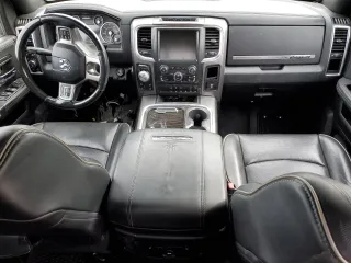 2016 Ram 1500 Limited z VIN 1C6RR7PM9GS207586, wystawiony jako Copart lot #73541024 z przebiegiem 229 032 mil mil oraz Czysty tytuł • Clean title. Historia ofert i sprzedaży dostępna na DreamBid. Obrazek 8.