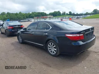 2007 Lexus LS 460 z VIN JTHBL46F075046961, wystawiony jako IAAI lot #42240797 z przebiegiem 293 446 mil mil oraz . Historia ofert i sprzedaży dostępna na DreamBid. Obrazek 3.