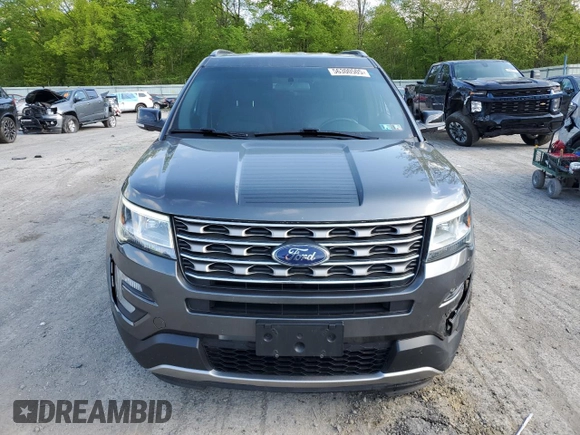 2017 Ford Explorer XLT z VIN 1FM5K8DH5HGA74253, wystawiony jako Copart lot #56300505 z przebiegiem 97 784 mil mil oraz Szkoda całkowita • Salvage title. Historia ofert i sprzedaży dostępna na DreamBid. Obrazek 5.