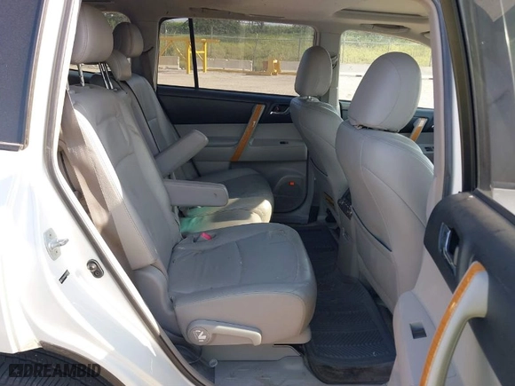 2008 Toyota Highlander Hybrid Limited with VIN JTEEW44A882020801, listed as a IAAI auction lot 39972710 with 259,507 mi miles. Bid and sale history available at carsss.com. Image 8.