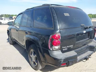 2007 Chevrolet TrailBlazer LS with VIN 1GNDS13S672255756, listed as a IAAI auction lot 42080597 with 194,335 mi miles. Bid and sale history available at carsss.com. Image 17.