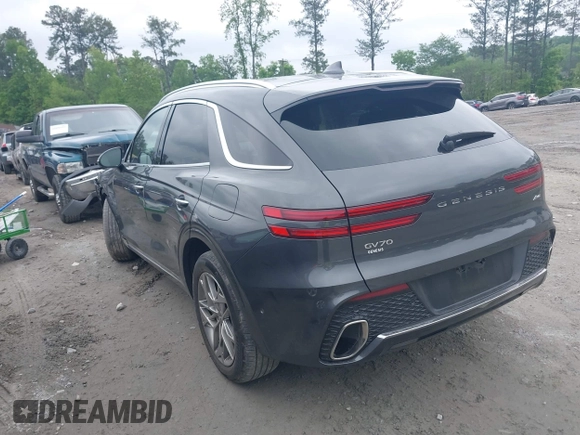 2023 Genesis GV70 2.5T z VIN KMUMADTB7PU103287, wystawiony jako IAAI lot #42112852 z przebiegiem 27 535 mil mil oraz . Historia ofert i sprzedaży dostępna na DreamBid. Obrazek 3.