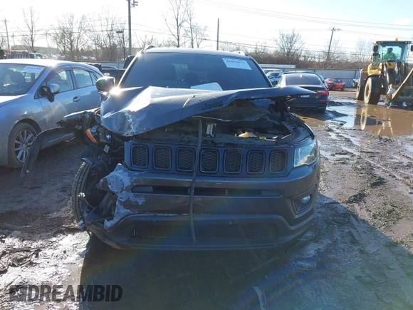 2019 Jeep Compass Latitude with VIN 3C4NJDBB4KT597331, listed as a IAAI auction lot 41664673 with 98,042 mi miles. Bid and sale history available at carsss.com. Image 12.