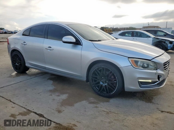 2015 Volvo S60 T5 Drive-E Premier с VIN YV140MFB0F1312432, выставлен на аукционе Copart как лот 55653895 с пробегом 159 010 миль миль и Чистый • Clean title. История ставок и продаж доступна на DreamBid. Изображение 4.