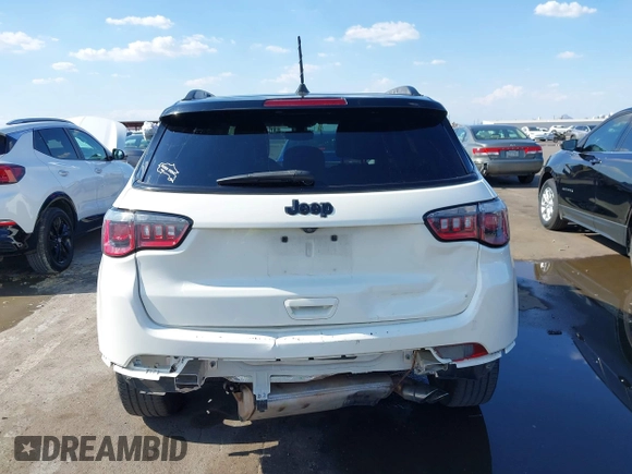 2019 Jeep Compass Altitude z VIN 3C4NJCBB3KT637375, wystawiony jako IAAI lot #42408775 z przebiegiem 114 977 mil mil oraz . Historia ofert i sprzedaży dostępna na DreamBid. Obrazek 17.